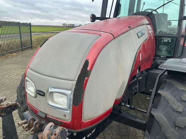 2004 valtra t120 vierwielaangedreven landbouwtractor - afbeelding 5 van  28