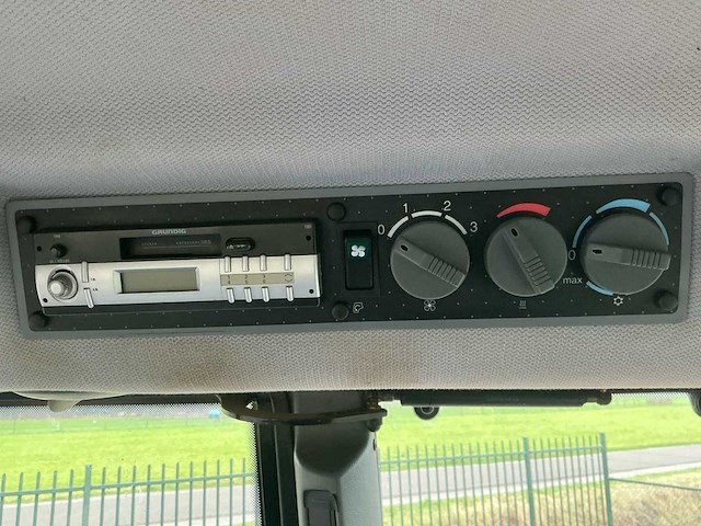 2004 valtra t120 vierwielaangedreven landbouwtractor - afbeelding 17 van  28