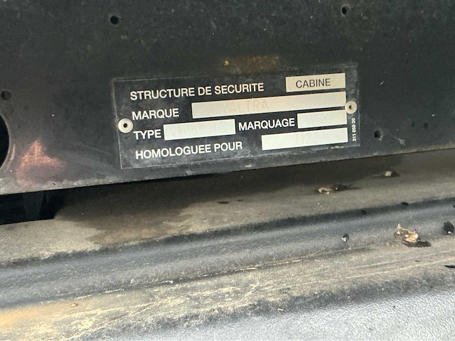 2004 valtra t120 vierwielaangedreven landbouwtractor - afbeelding 19 van  28