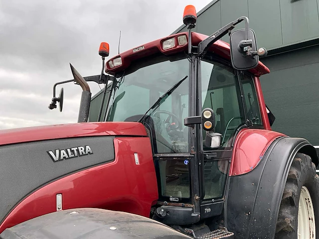 2004 valtra t170 vierwielaangedreven landbouwtractor - afbeelding 2 van  37