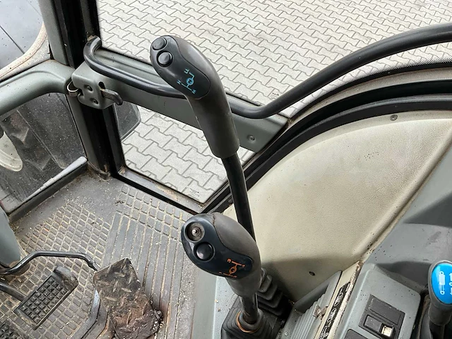 2004 valtra t170 vierwielaangedreven landbouwtractor - afbeelding 26 van  37