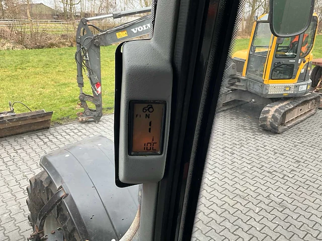 2004 valtra t170 vierwielaangedreven landbouwtractor - afbeelding 30 van  37