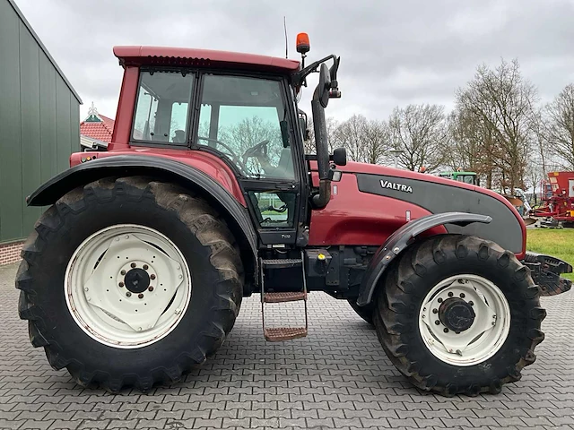 2004 valtra t170 vierwielaangedreven landbouwtractor - afbeelding 34 van  37