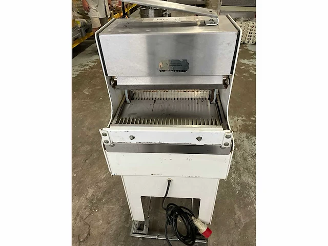 2004 vlb a40/14 halfautomaat broodsnijmachine 14mm - afbeelding 9 van  12