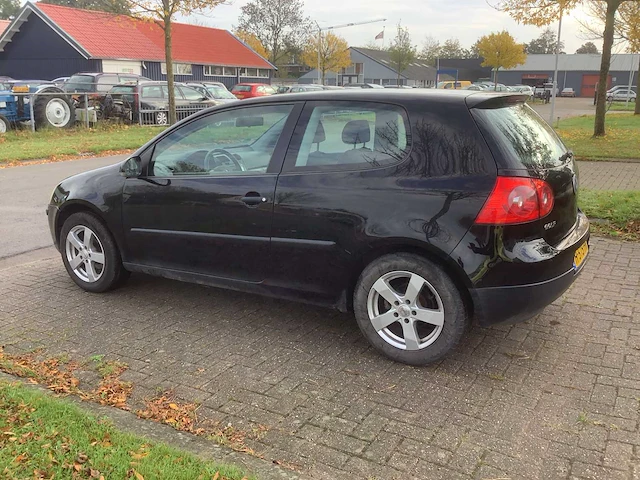 2004 volkswagen golf 1.4 trendline personenauto - afbeelding 8 van  13