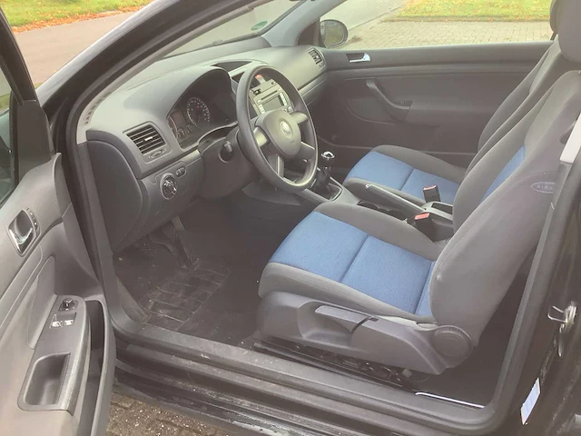 2004 volkswagen golf 1.4 trendline personenauto - afbeelding 13 van  13