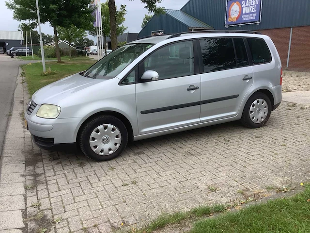 2004 volkswagen touran 1.6-16v fsi athene personenauto - afbeelding 1 van  13