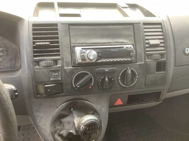 2004 volkswagen transporter 1.9 tdi 340 trend.dc - bedrijfswagen - afbeelding 5 van  16