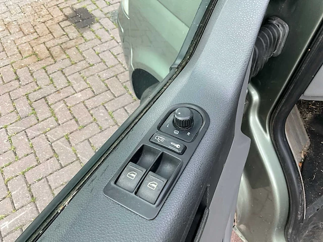 2004 volkswagen transporter 2.5 tdi bedrijfswagen - afbeelding 13 van  29