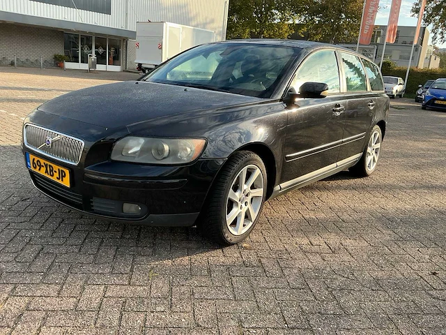 2004 volvo v50 personenauto - afbeelding 1 van  58