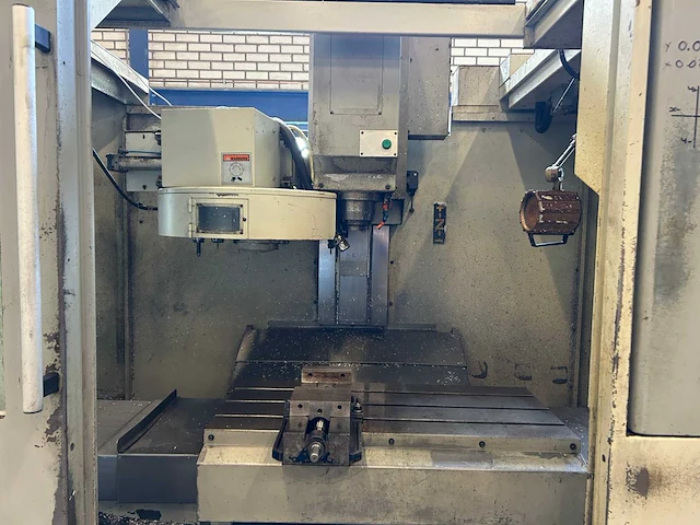 2004 xyz 810 cnc universele bewerkingscentra - afbeelding 6 van  15