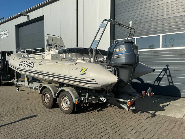 2004 zodiac pro rib rubberboot met trailer. - afbeelding 13 van  27