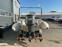 2004 zodiac pro rib rubberboot met trailer. - afbeelding 22 van  27