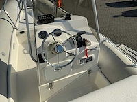 2004 zodiac pro rib rubberboot met trailer. - afbeelding 23 van  27