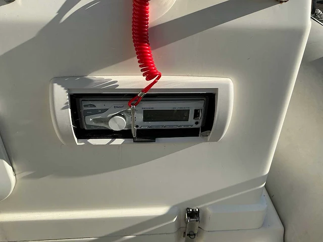 2004 zodiac pro rib rubberboot met trailer. - afbeelding 24 van  27