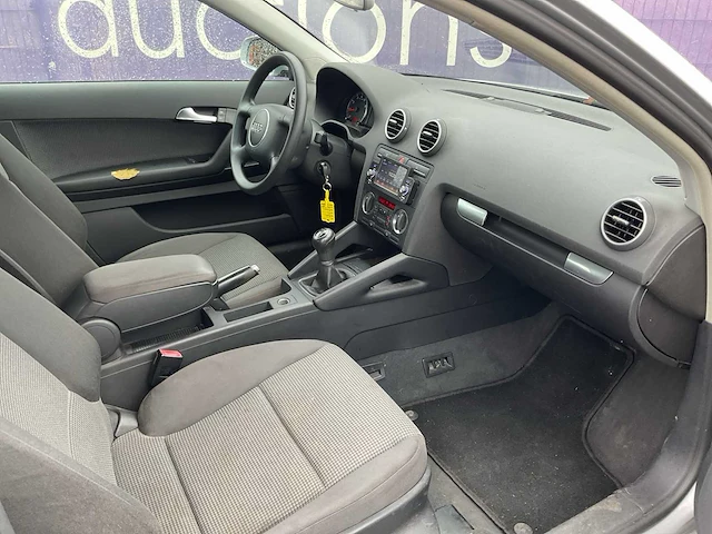 2005 - audi - a3 - 1.6 fsi attraction - personenauto - afbeelding 11 van  15