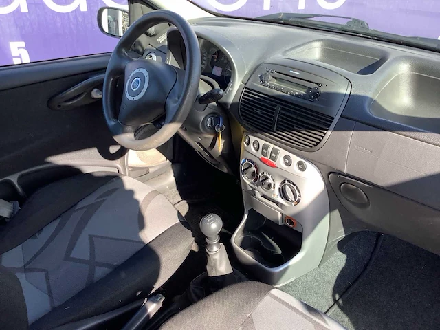 2005 - fiat - punto - 1.2 navigator - personenauto - afbeelding 8 van  11