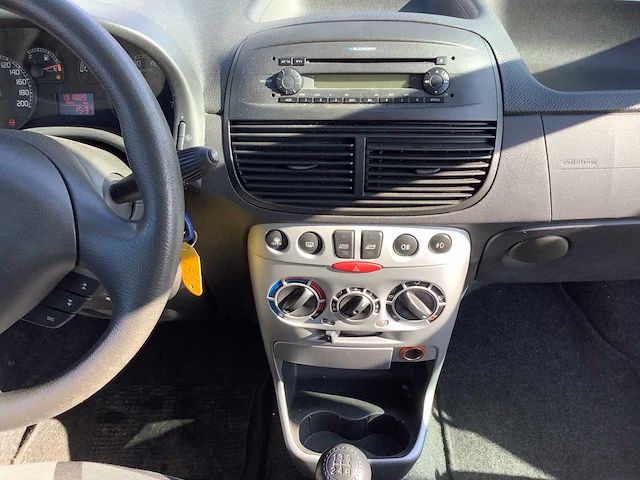 2005 - fiat - punto - 1.2 navigator - personenauto - afbeelding 9 van  11
