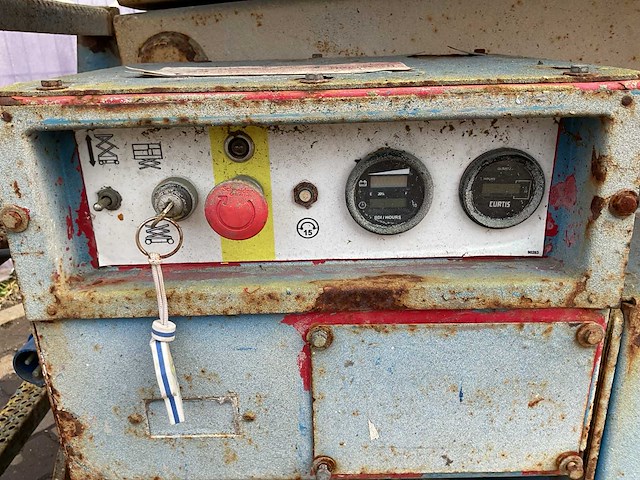 2005 - mec - 2633es - schaarhoogwerker - afbeelding 9 van  10