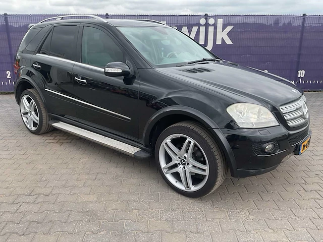 2005 - mercedes-benz m-klasse personenauto - afbeelding 8 van  15