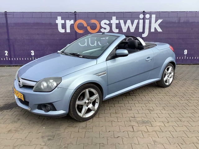 2005 - opel - tigra twintop - 1.4-16v cosmo - personenauto/cabrio - afbeelding 1 van  13