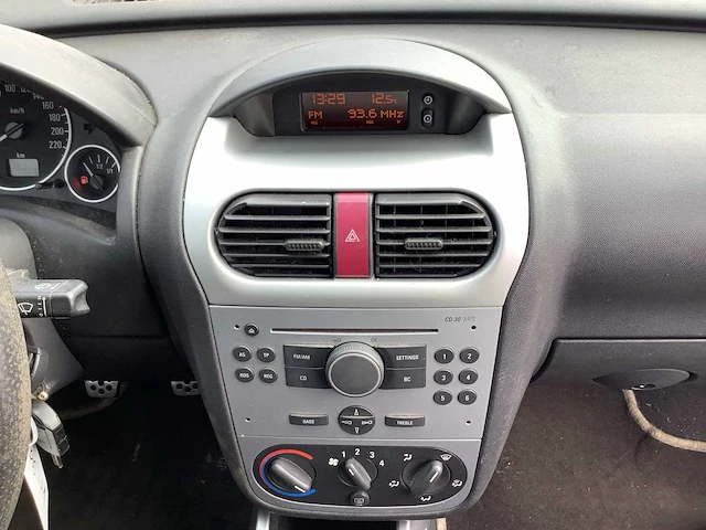 2005 - opel - tigra twintop - 1.4-16v cosmo - personenauto/cabrio - afbeelding 12 van  13