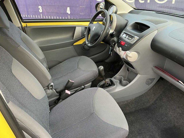 2005 - peugeot - 107 - 1.0-12v xr - personenauto - afbeelding 7 van  11