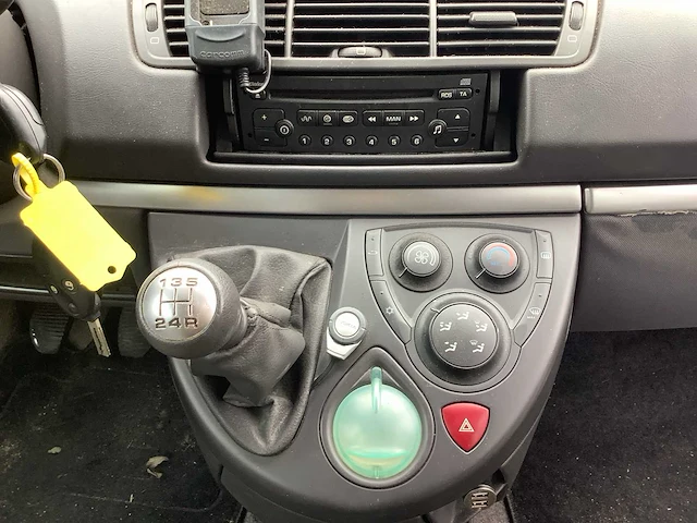 2005 - peugeot - 807 - 2.0 sr premium - personenauto - afbeelding 4 van  16