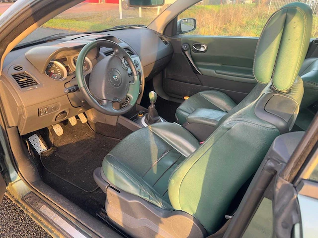 2005 - renault - mégane coupé-cabriolet - 2.0-16v priv.luxe - personenauto - afbeelding 6 van  18