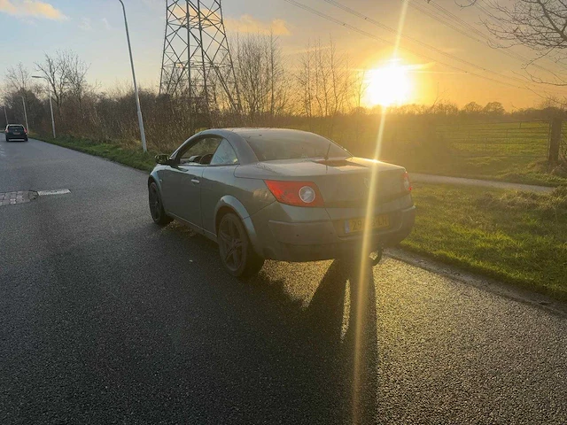 2005 - renault - mégane coupé-cabriolet - 2.0-16v priv.luxe - personenauto - afbeelding 7 van  18