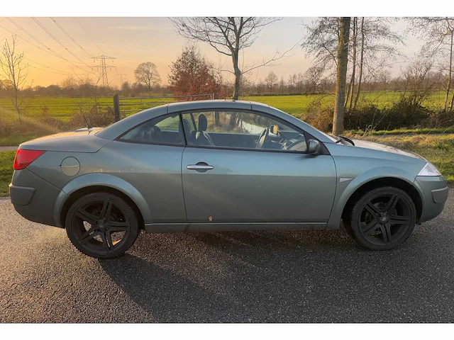 2005 - renault - mégane coupé-cabriolet - 2.0-16v priv.luxe - personenauto - afbeelding 12 van  18