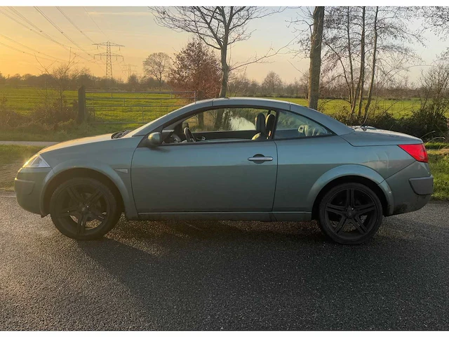 2005 - renault - mégane coupé-cabriolet - 2.0-16v priv.luxe - personenauto - afbeelding 13 van  18