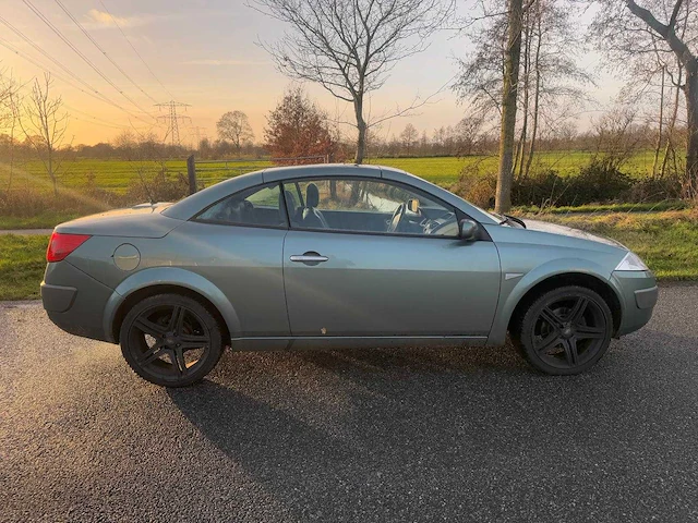 2005 - renault - mégane coupé-cabriolet - 2.0-16v priv.luxe - personenauto - afbeelding 17 van  18