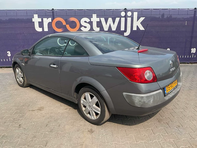2005 - renault - mégane coupé-cabriolet - 2.0-16v priv.luxe - personenauto - afbeelding 10 van  14
