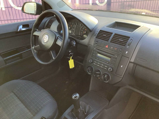2005 - volkswagen - polo - 1.2 trendline - personenauto - afbeelding 9 van  12