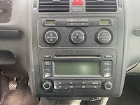 2005 - volkswagen - touran - 1.6-16v fsi trendl. - personenauto (defect) - afbeelding 2 van  12