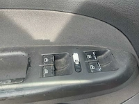 2005 - volkswagen - touran - 1.6-16v fsi trendl. - personenauto (defect) - afbeelding 3 van  12