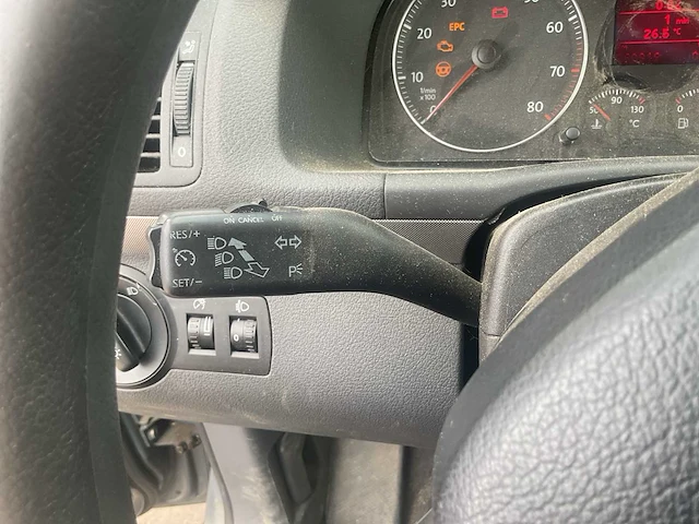 2005 - volkswagen - touran - 1.6-16v fsi trendl. - personenauto (defect) - afbeelding 4 van  12