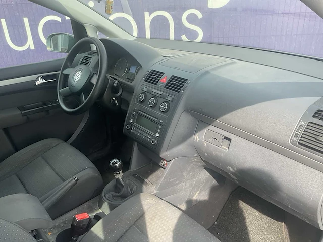 2005 - volkswagen - touran - 1.6-16v fsi trendl. - personenauto (defect) - afbeelding 10 van  12