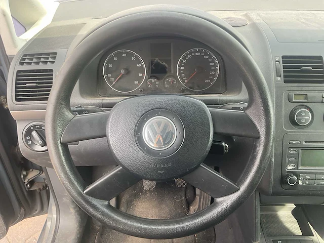 2005 - volkswagen - touran - 1.6-16v fsi trendl. - personenauto (defect) - afbeelding 11 van  12