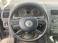 2005 - volkswagen - touran - 1.6-16v fsi trendl. - personenauto (defect) - afbeelding 11 van  12