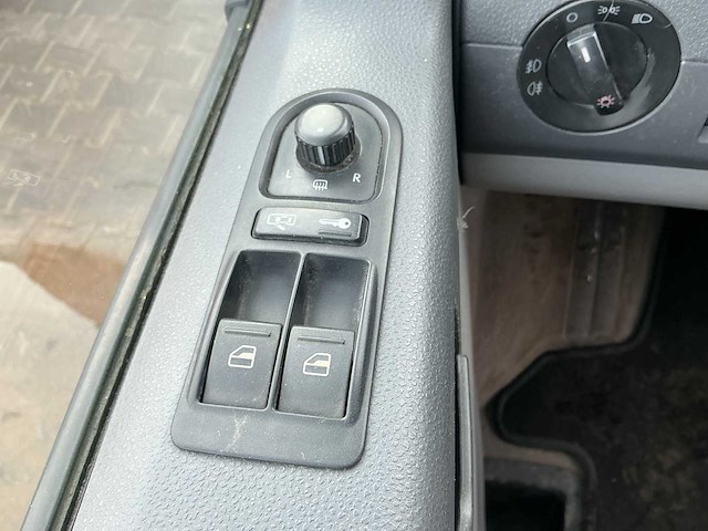 2005 - volkswagen - transporter - 2.5 tdi 300 bud.dc - bedrijfswagen - afbeelding 9 van  11