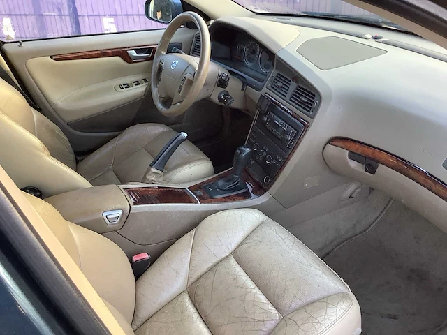 2005 - volvo - v70 - 2.4 d5 momentum - personenauto - afbeelding 8 van  12