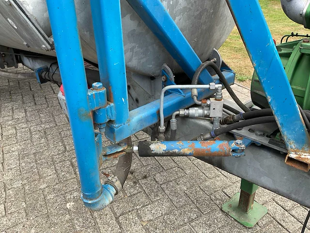 2005 agrimat sk40 mesttank / watertank - afbeelding 2 van  17