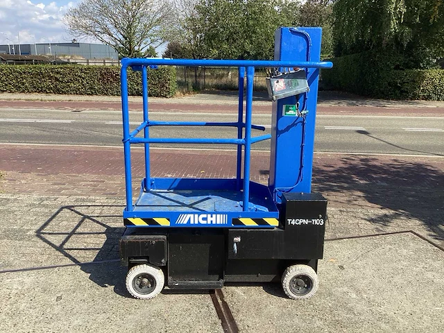 2005 aichi sv04b hoogwerker - afbeelding 1 van  6