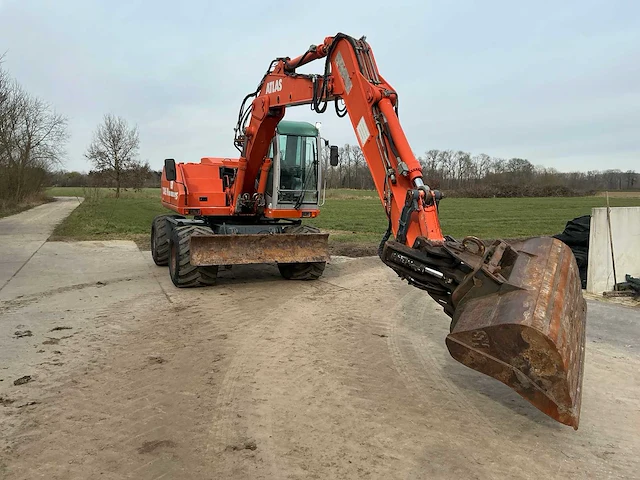 2005 atlas 1305 banden graafmachine - afbeelding 23 van  39