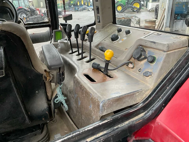 2005 case ih mxm 130 pro vierwielaangedreven landbouwtractor - afbeelding 10 van  31