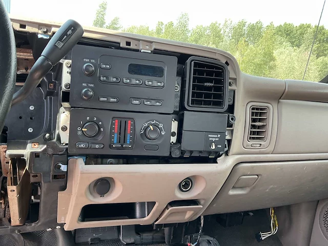 2005 chevrolet 2500hd silerado personenauto - afbeelding 12 van  13