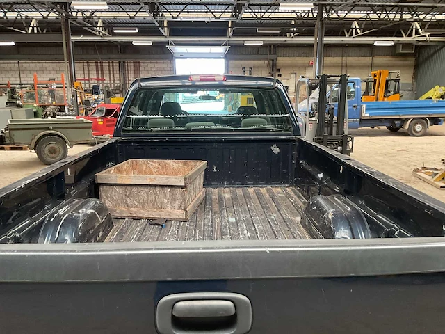 2005 chevrolet pick-up 3500 silverado personenauto - afbeelding 13 van  15