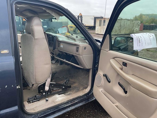 2005 chevrolet silverado 2500 pick up personenauto - afbeelding 10 van  14